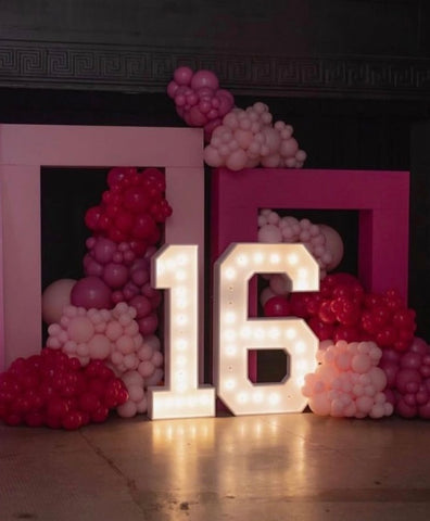 2 Square Arch Backdrop & 2 NUMBERS
