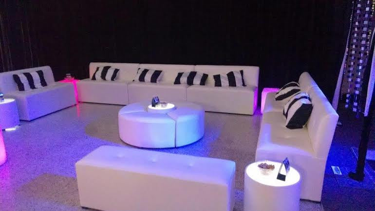 SET 25 PEOPLE / 16 PCS – Lounge Party Rentals