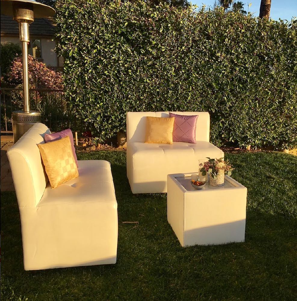 SET 4 PEOPLE / 3 pcs – Lounge Party Rentals