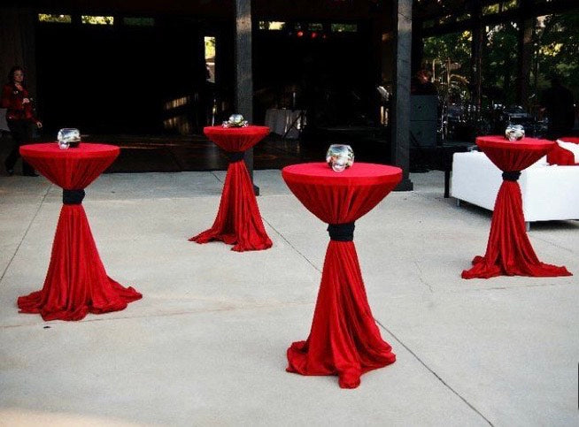 ONLY  RED Tablecloth 132" and BLACK tie