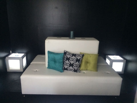 SET  2 Acrylic Cubes & 1 Tufted Rectangular Island - BANQUETTE