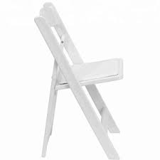 WHITE PADDED CHAIR